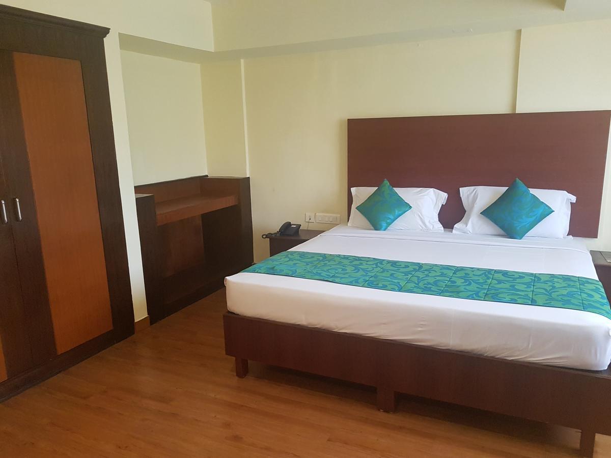 Hotel Pearl Residency Thrissur Kültér fotó