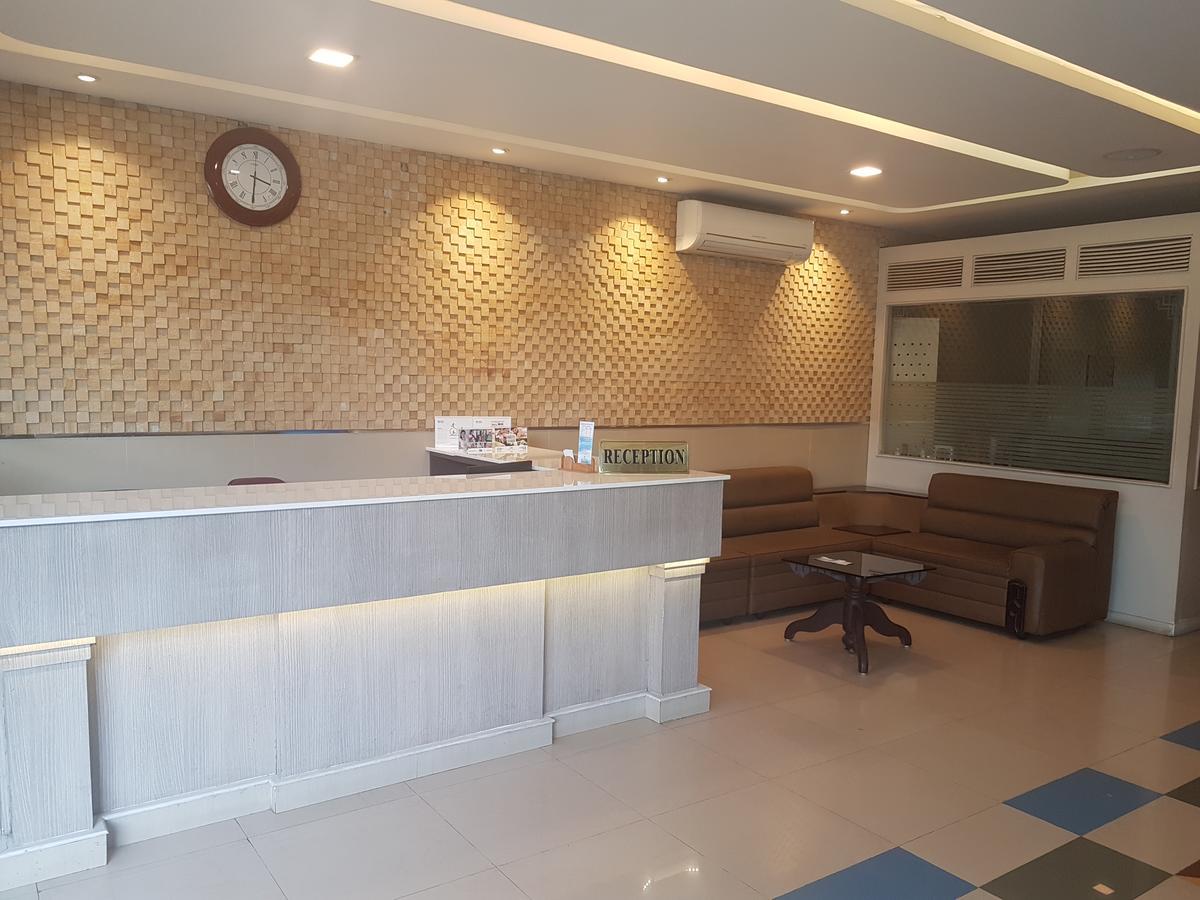 Hotel Pearl Residency Thrissur Kültér fotó