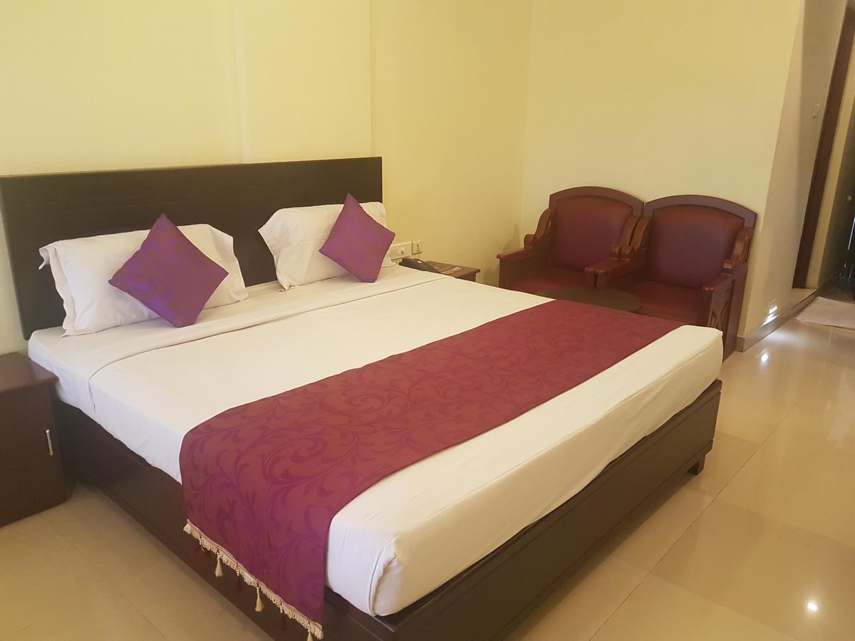 Hotel Pearl Residency Thrissur Kültér fotó