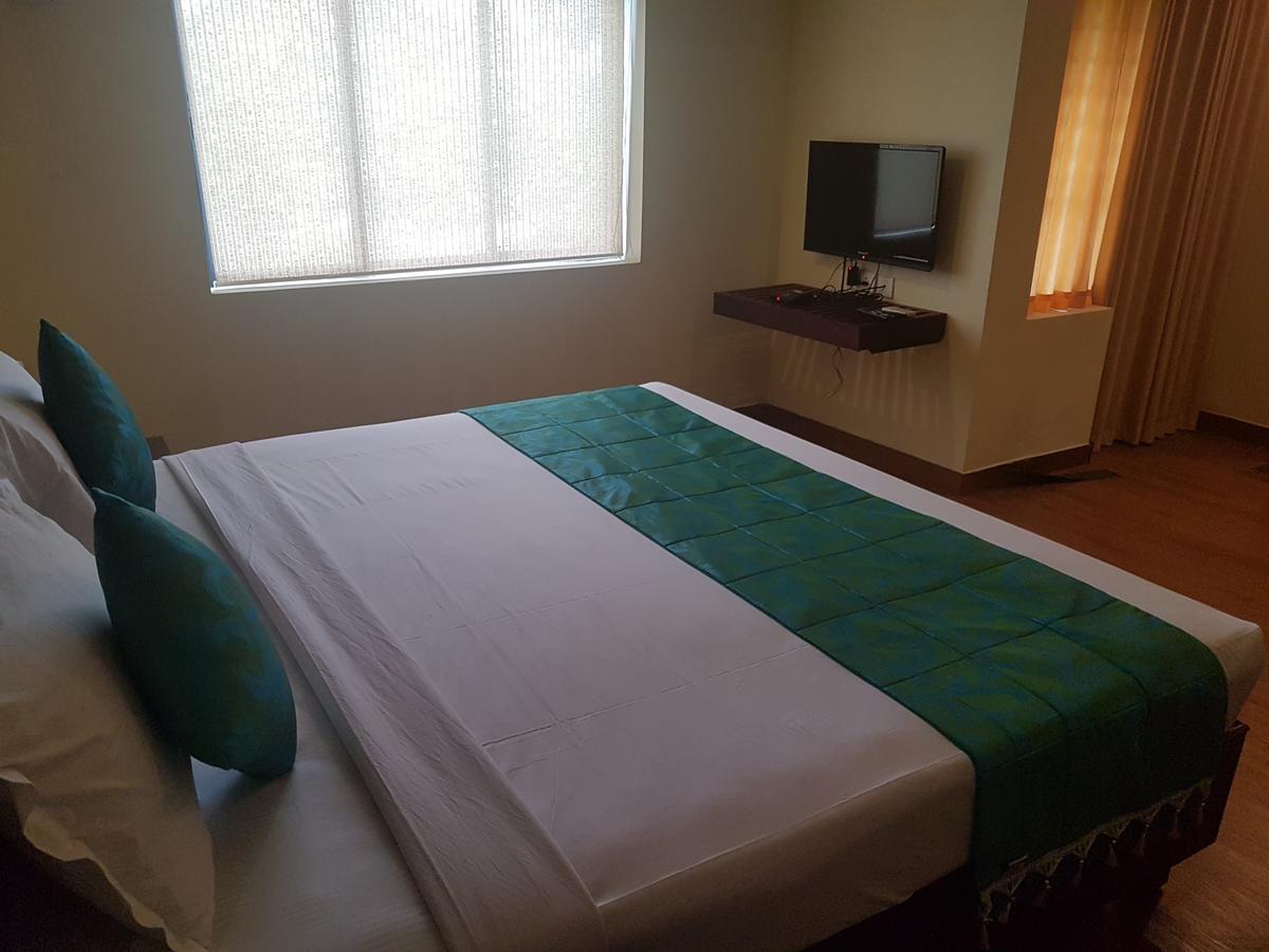 Hotel Pearl Residency Thrissur Kültér fotó