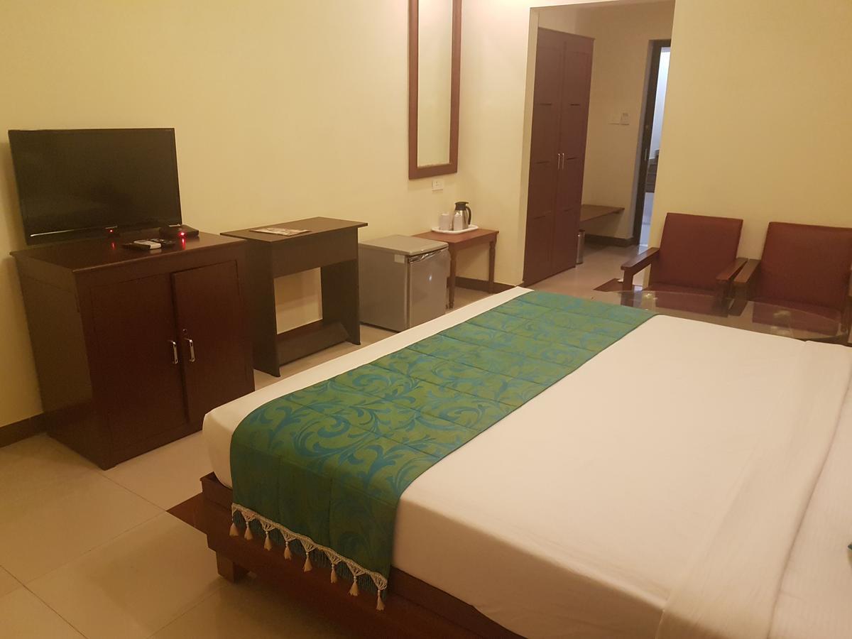 Hotel Pearl Residency Thrissur Kültér fotó