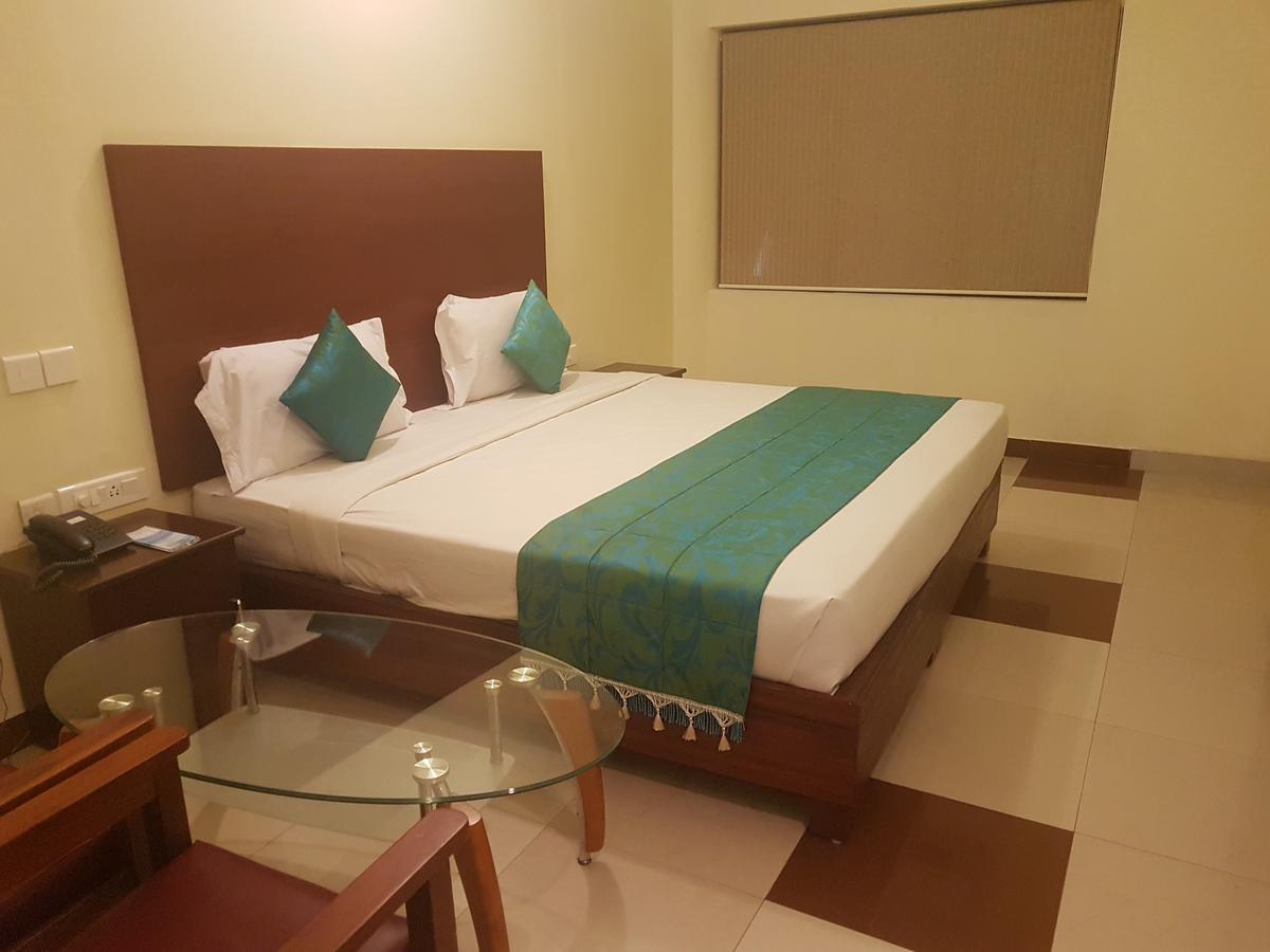 Hotel Pearl Residency Thrissur Kültér fotó