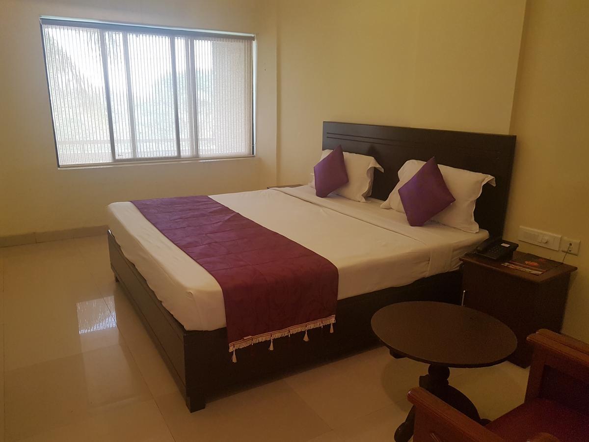 Hotel Pearl Residency Thrissur Kültér fotó