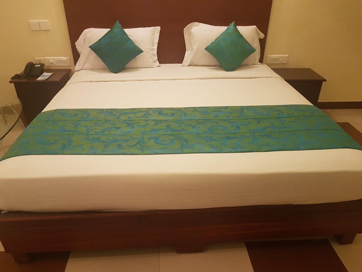 Hotel Pearl Residency Thrissur Kültér fotó