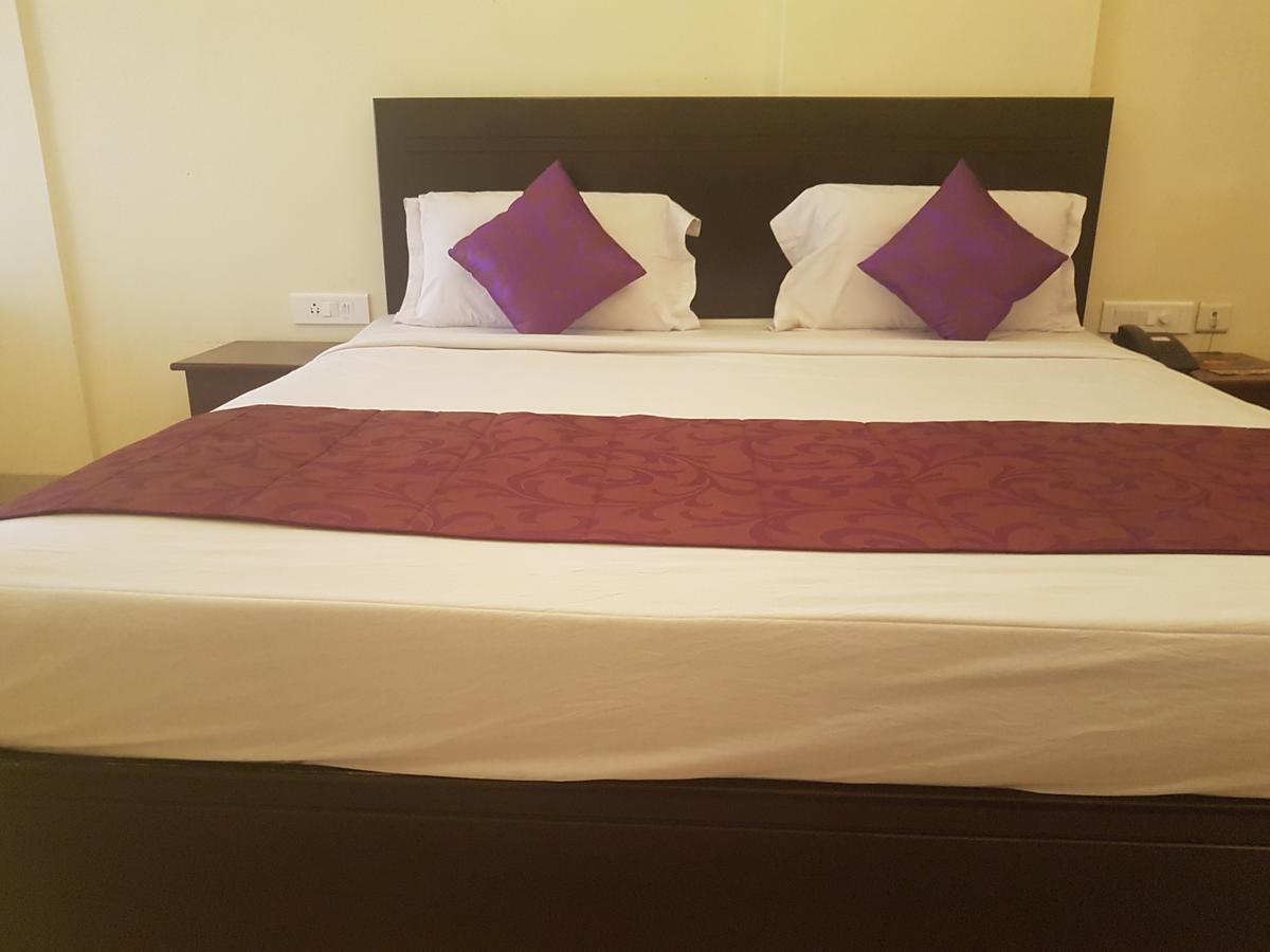 Hotel Pearl Residency Thrissur Kültér fotó