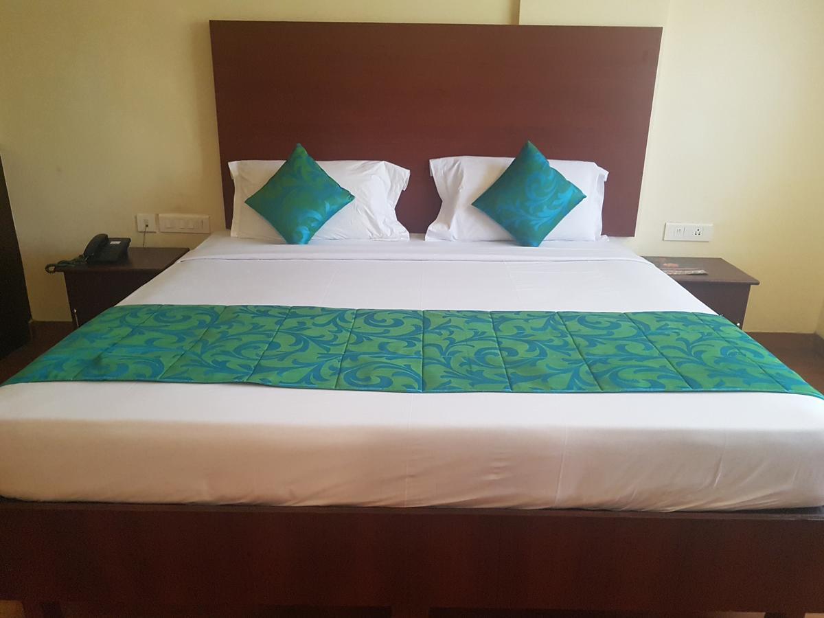 Hotel Pearl Residency Thrissur Kültér fotó