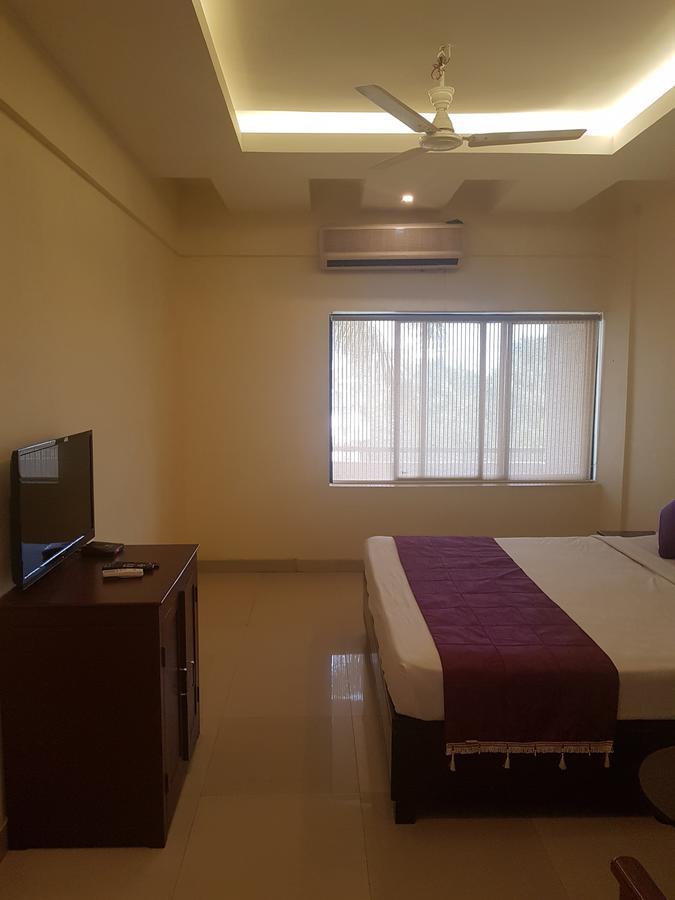 Hotel Pearl Residency Thrissur Kültér fotó