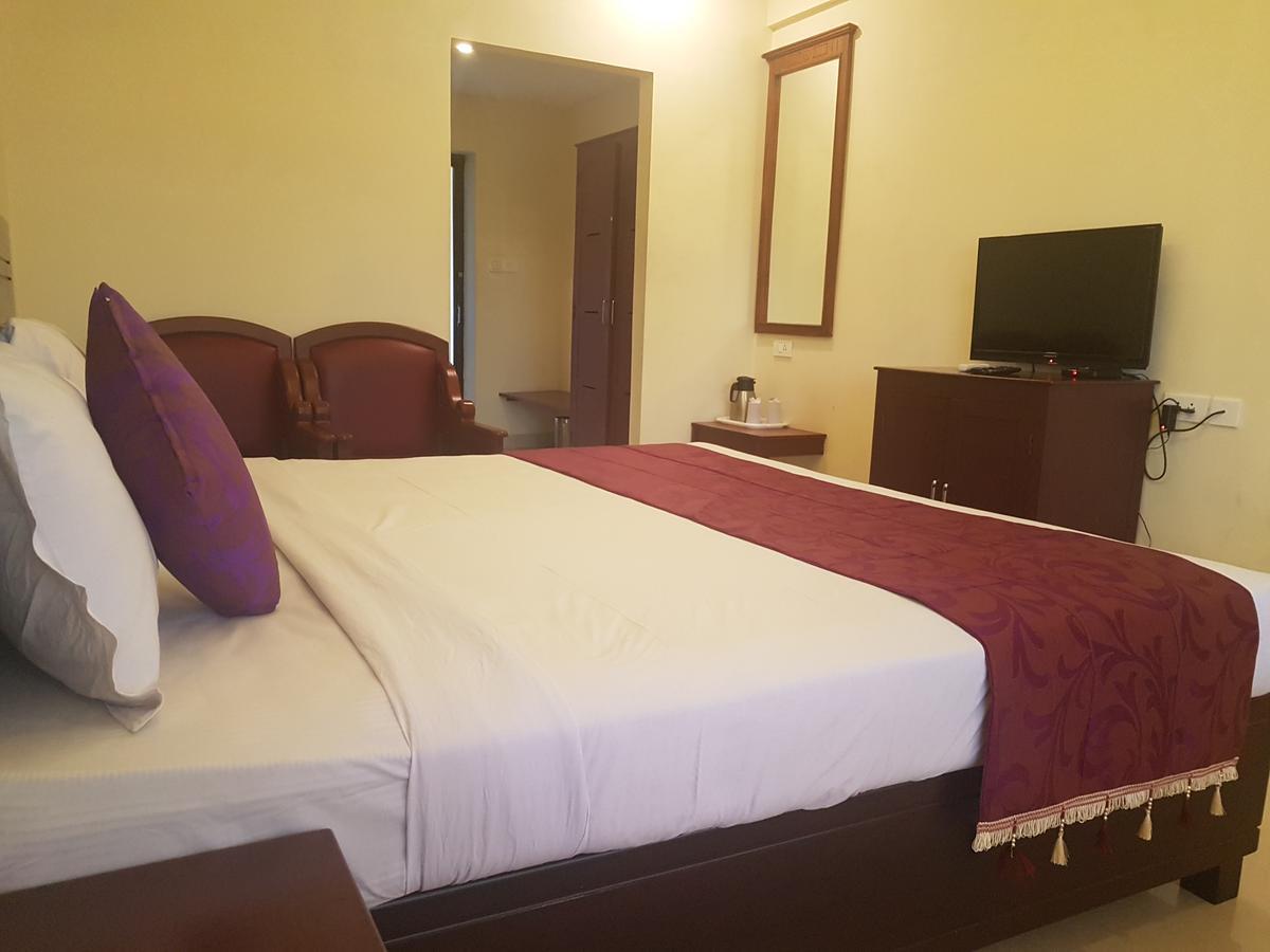 Hotel Pearl Residency Thrissur Kültér fotó
